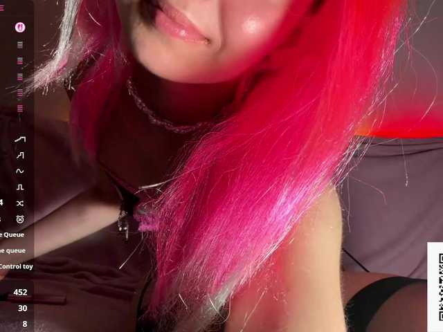 pussypiercingslut's BongaCams show and profile