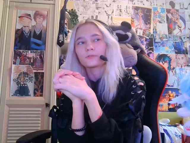 LoiseOvington Live Webcam on BongaCams