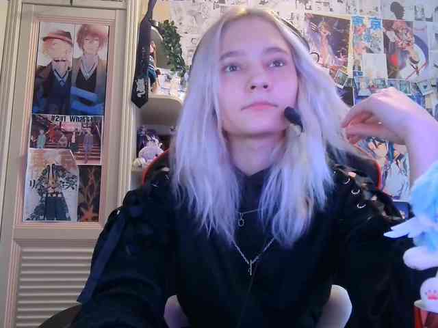 LoiseOvington Live Webcam on BongaCams