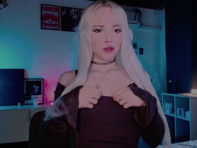 EvianLui's BongaCams show and profile