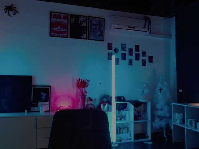 EvianLui's BongaCams show and profile