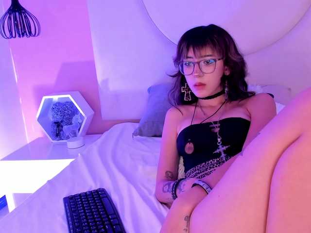 Alyssa-Mill's BongaCams show and profile
