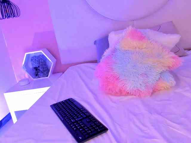 Alyssa-Mill Live Webcam on BongaCams