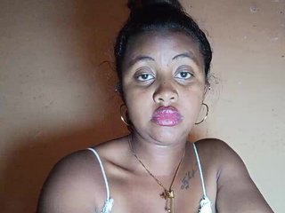 Victoria33's Live Webcam