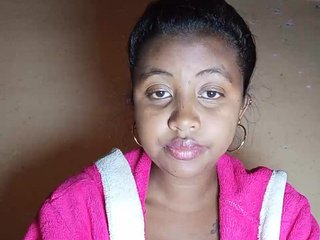 Victoria33's Live Webcam