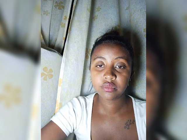 Victoria33's BongaCams show and profile