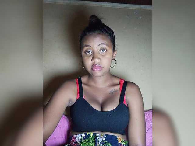 Victoria33's BongaCams show and profile