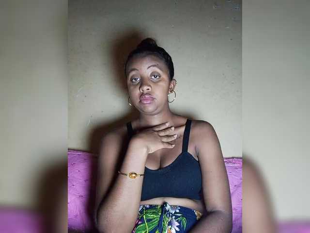 Victoria33's BongaCams show and profile