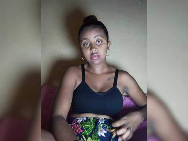 Victoria33's BongaCams show and profile