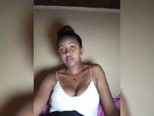 Victoria33's BongaCams show and profile