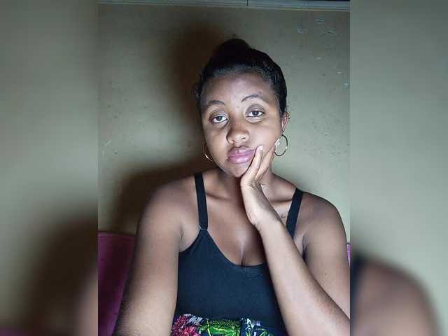 Victoria33's BongaCams show and profile