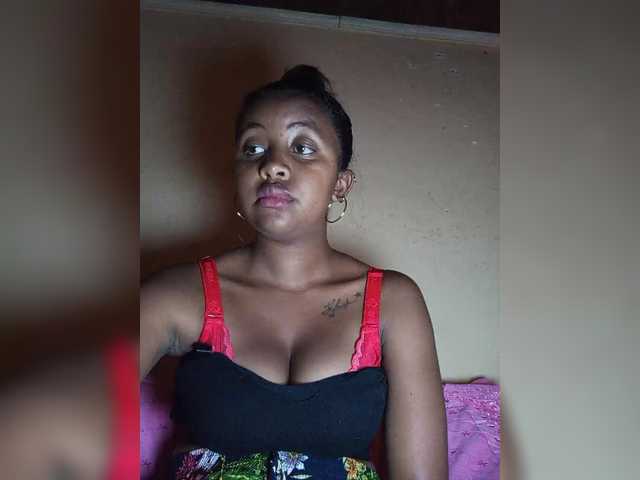 Victoria33's BongaCams show and profile