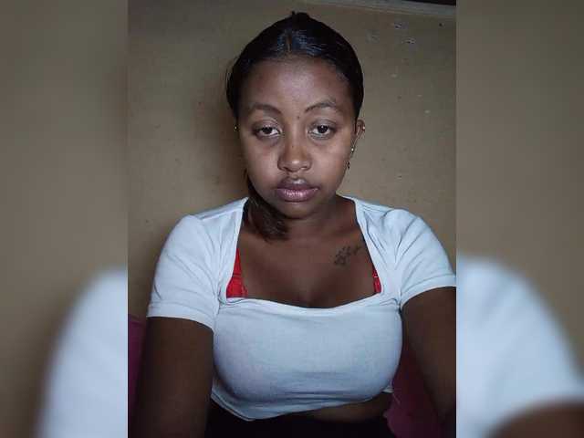 Victoria33's BongaCams show and profile