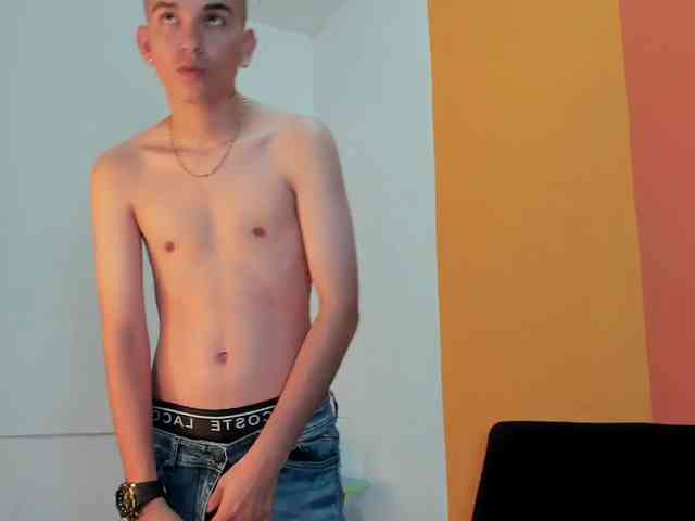 Rowan-Cleyy Rowan-Cleyy