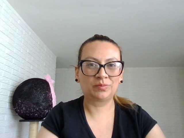 Profile and Statistics for evangeline16 on BongaCams