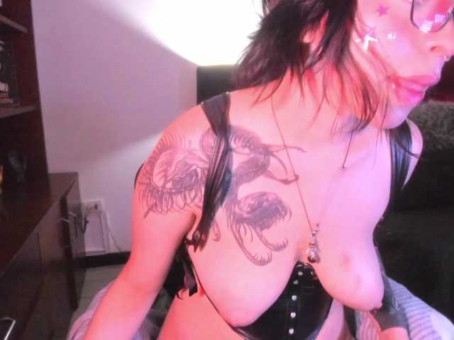 NatashaHotson's BongaCams show and profile