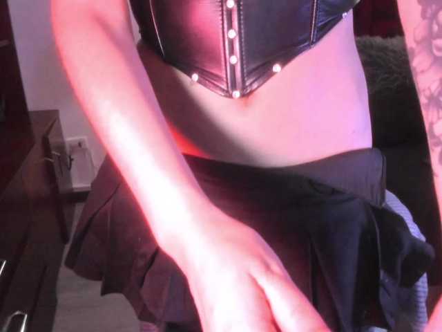 NatashaHotson's BongaCams show and profile