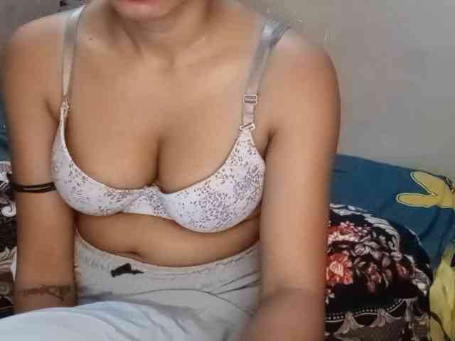 poulomidass Live Webcam on BongaCams