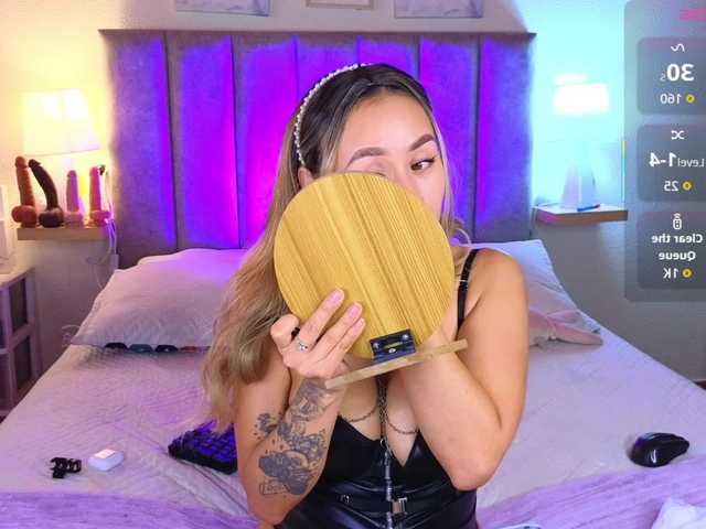 VictoriaHils's BongaCams show and profile