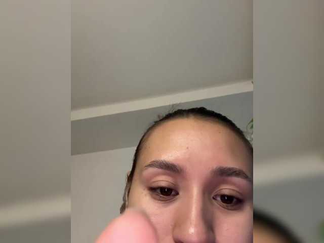  VictoriaHils chat room