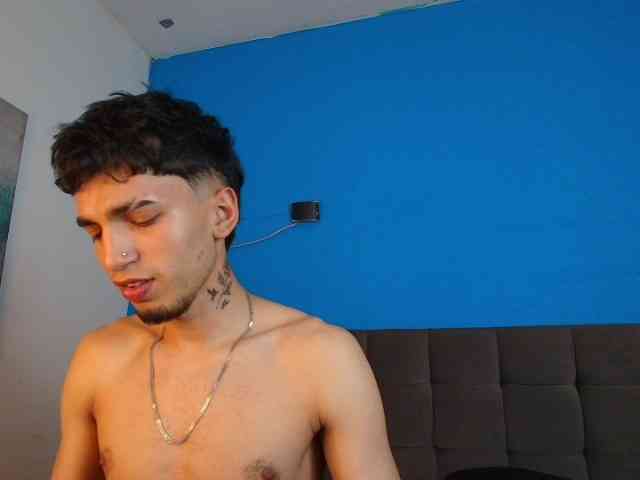 UrbanBlue Live Webcam on BongaCams