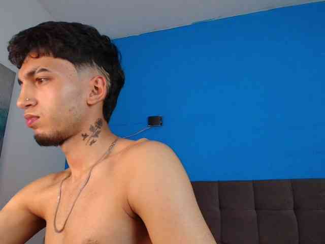 UrbanBlue Live Webcam on BongaCams