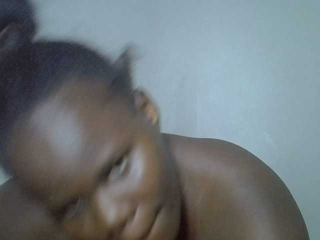 Smilingpussy's BongaCams show and profile