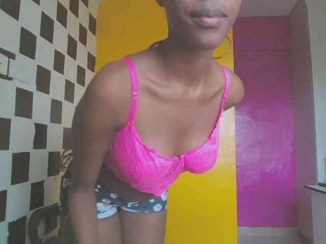 favouritemuse Live Webcam on BongaCams