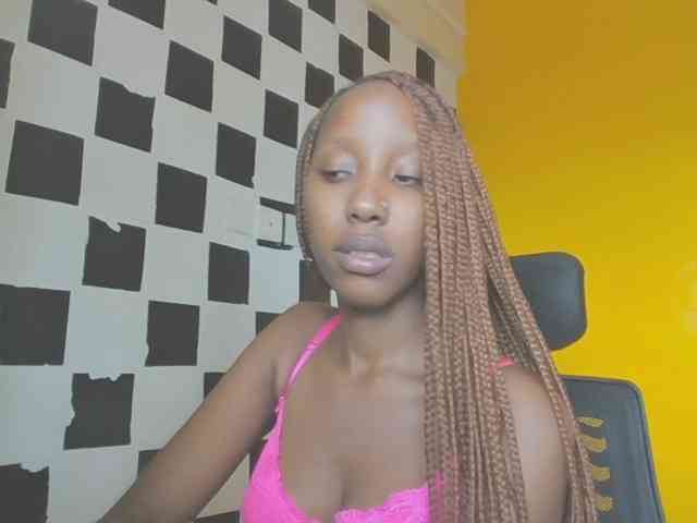 favouritemuse Live Webcam on BongaCams