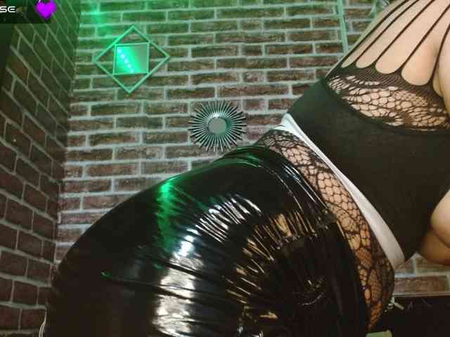 Leidy12 Live Webcam on BongaCams