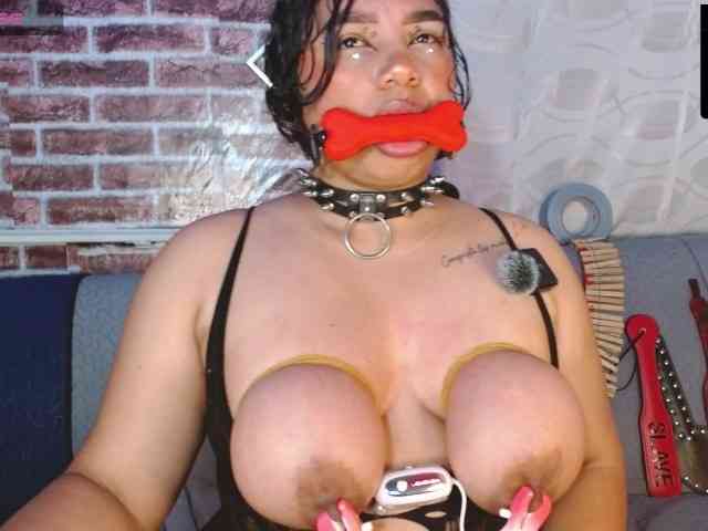 Leidy12 Live Webcam on BongaCams