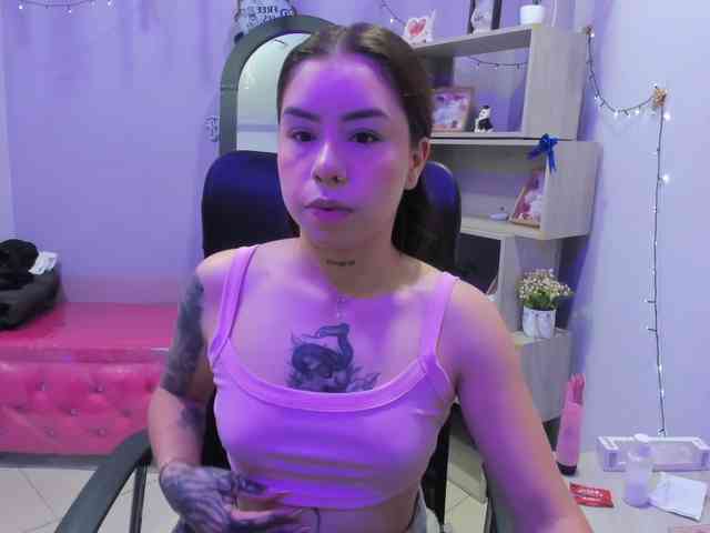 IsabellaSummer webcam