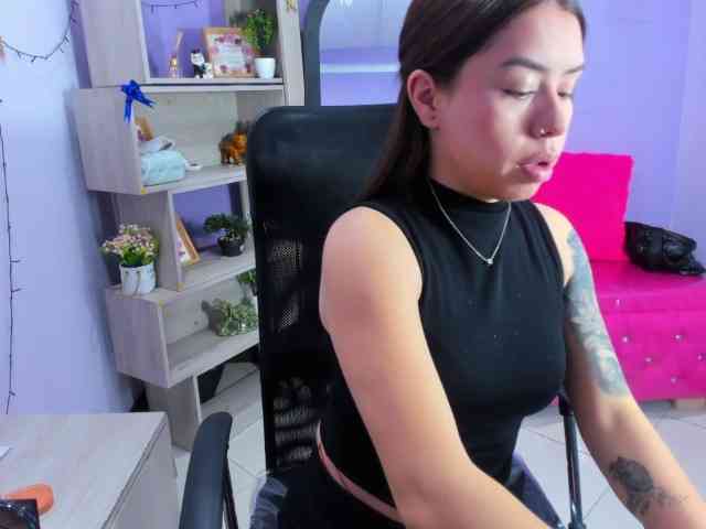 IsabellaSummer webcam