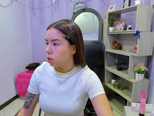 IsabellaSummer webcam