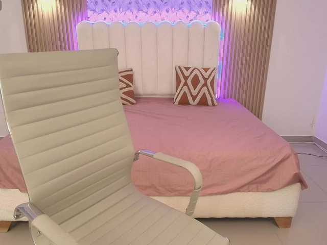 allyson-nahid's BongaCams show and profile