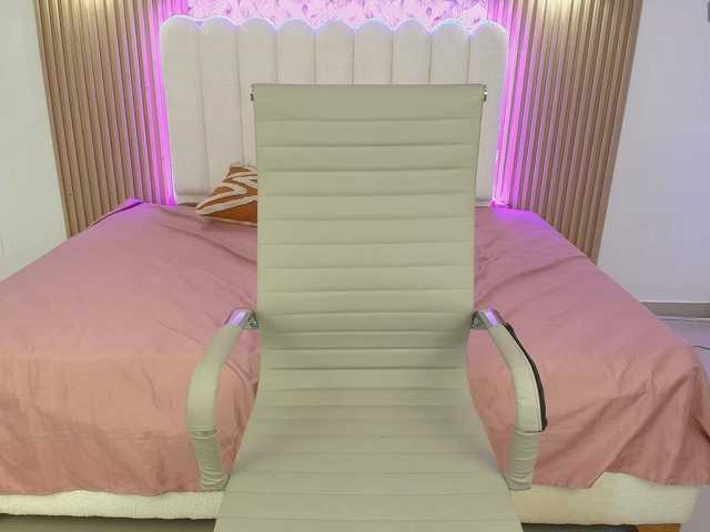 allyson-nahid's BongaCams show and profile