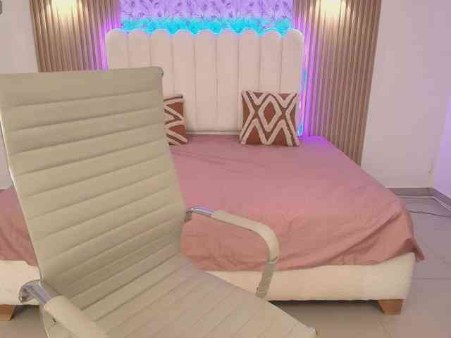 allyson-nahid webcam