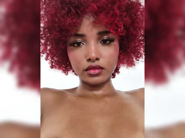 Luluuuxx's BongaCams show and profile