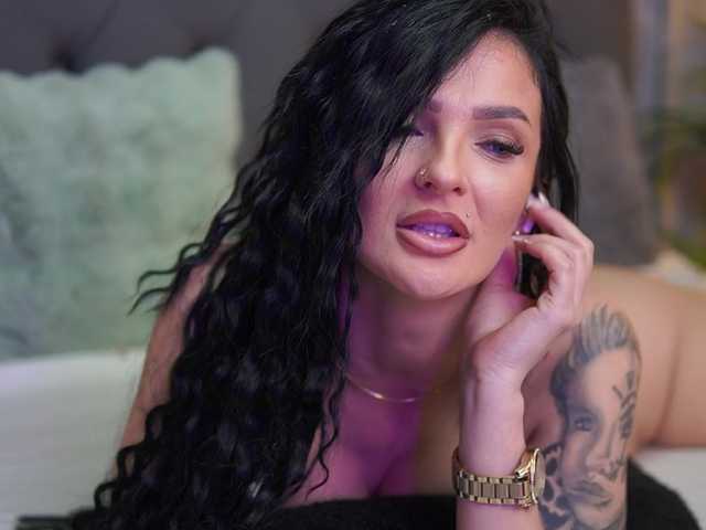 KaylaVegas's BongaCams show and profile