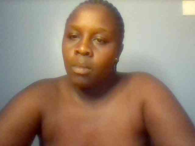 Creme-caramel Live Webcam on BongaCams