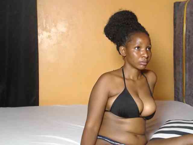 CherryCres Live Webcam on BongaCams