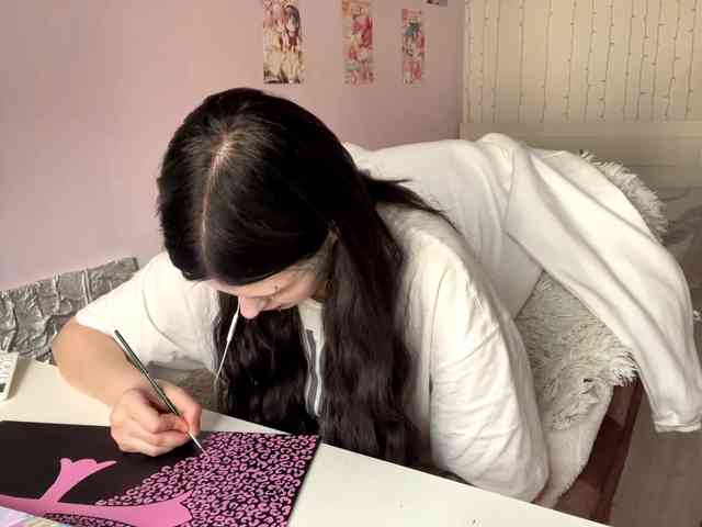 LeontineBalford webcam