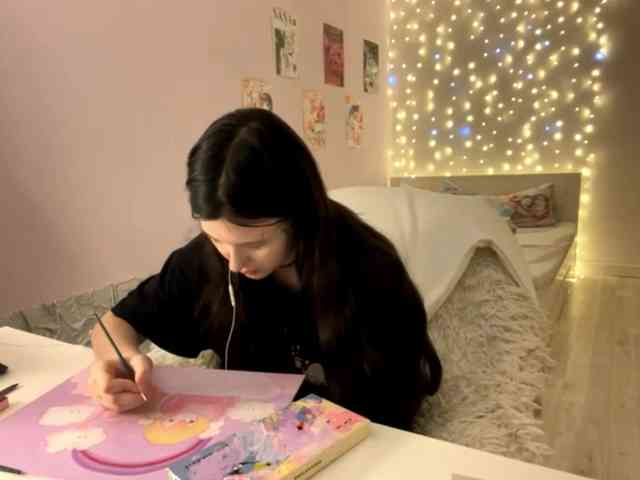 LeontineBalford webcam