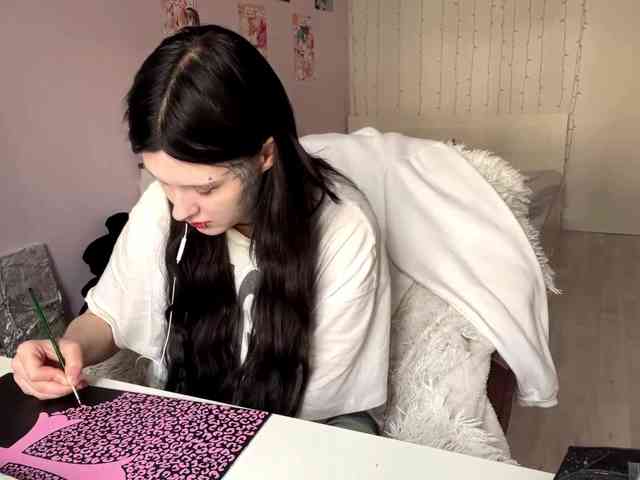 LeontineBalford webcam