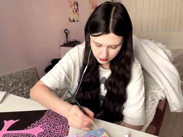 LeontineBalford webcam