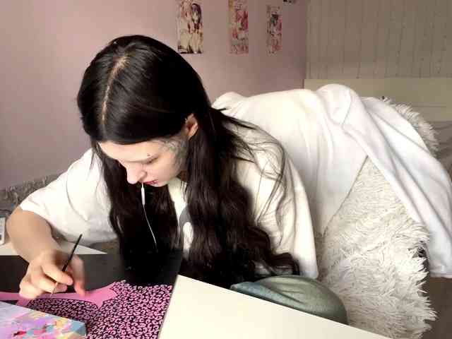 LeontineBalford webcam