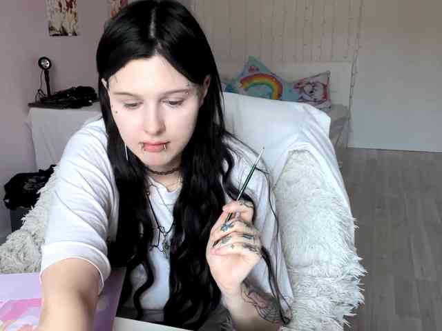 LeontineBalford webcam