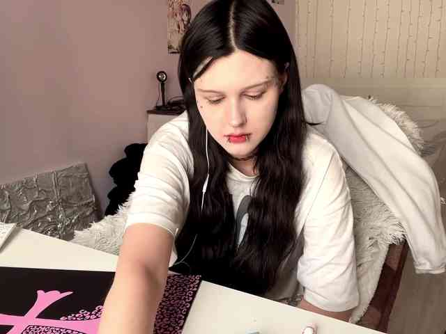 LeontineBalford webcam