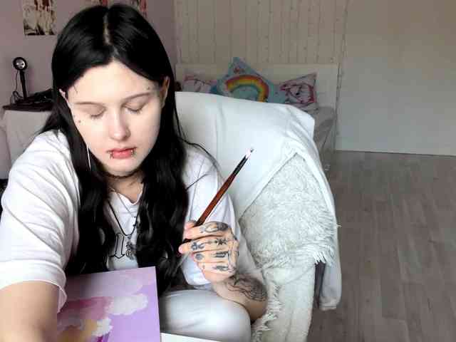 LeontineBalford webcam