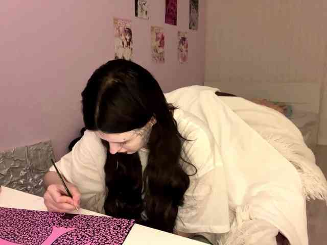 LeontineBalford webcam